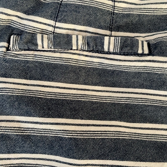 Guess boys’ size 16 blue and white striped shorts - Picture 5 of 6